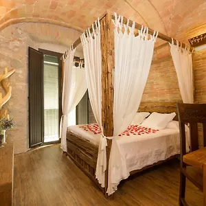 https://hotel-historic.catalonia-hotels.com